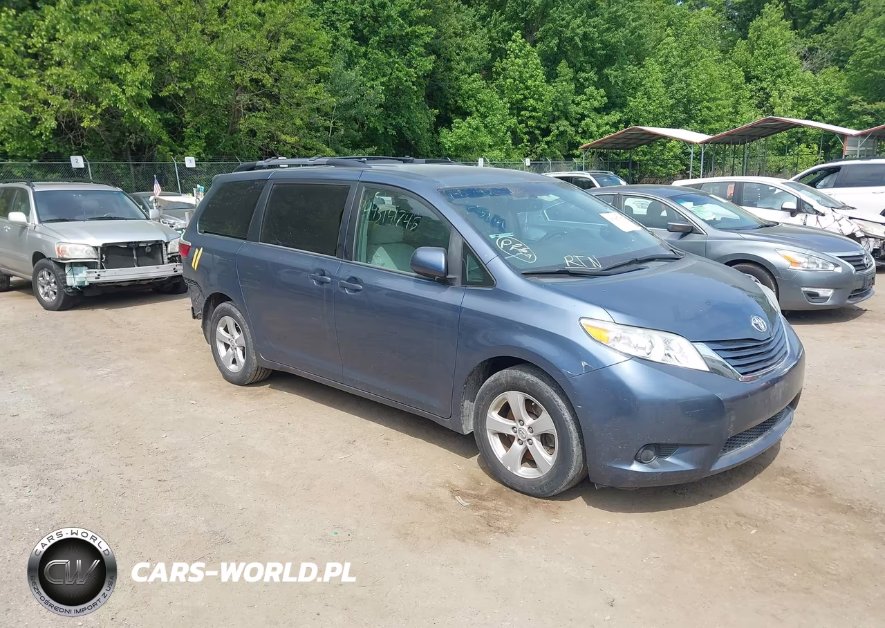 2017 Toyota Sienna Le 8 Passenger – zdjęcie 1 z 17
