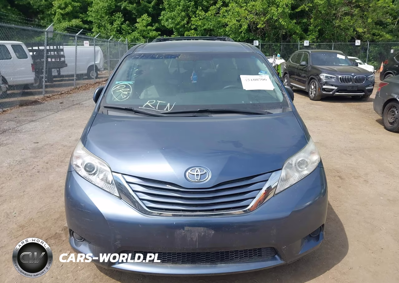 2017 Toyota Sienna Le 8 Passenger VIN:5TDKZ3DC8HS829833 - 12