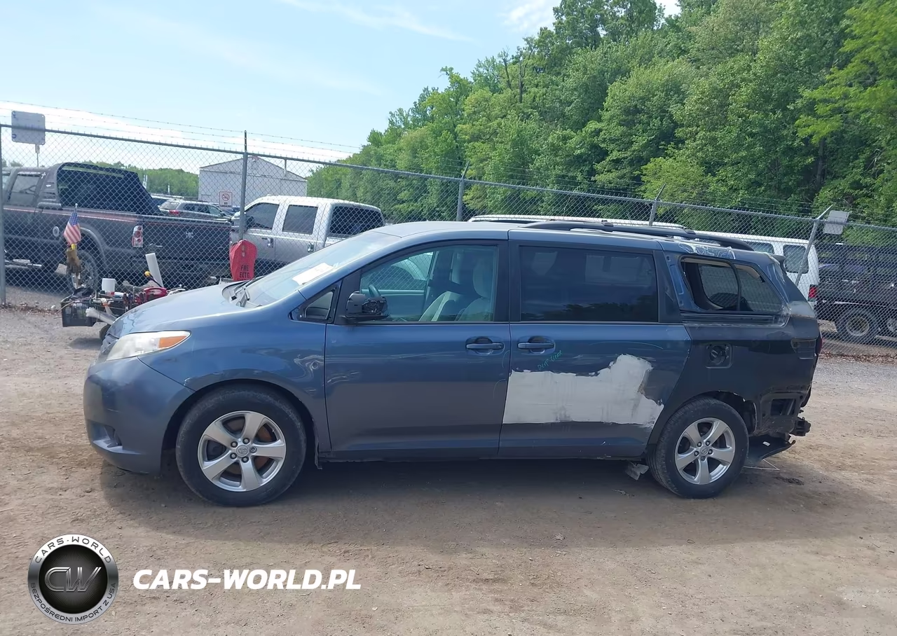 2017 Toyota Sienna Le 8 Passenger VIN:5TDKZ3DC8HS829833 - 14