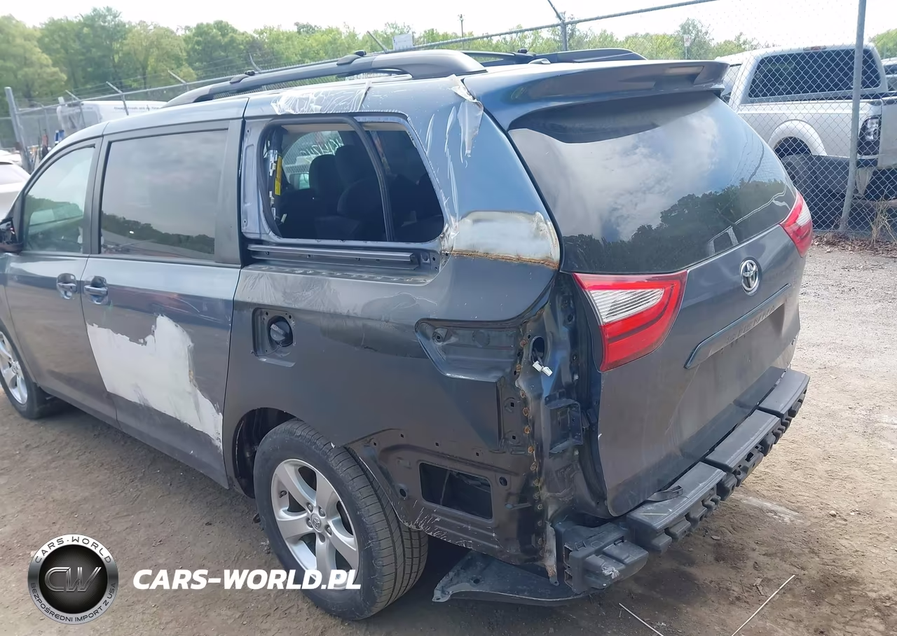 2017 Toyota Sienna Le 8 Passenger VIN:5TDKZ3DC8HS829833 - 6