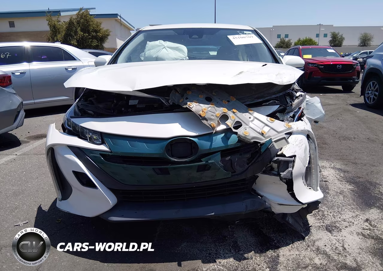 2017 Toyota Prius Prime Plus VIN:JTDKARFPXH3000676 - 11
