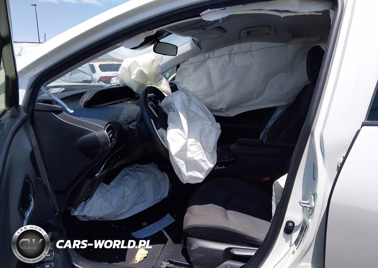 2017 Toyota Prius Prime Plus VIN:JTDKARFPXH3000676 - 5