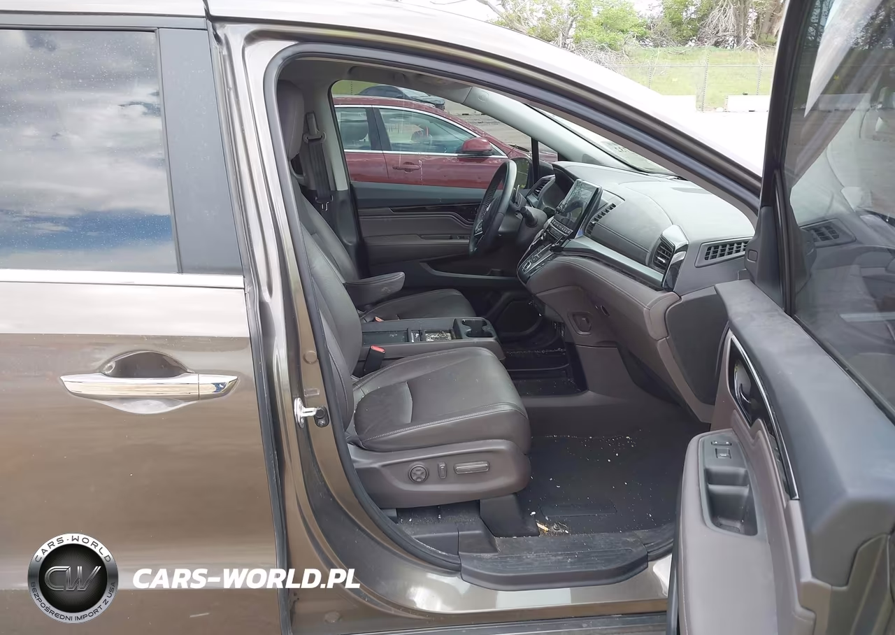 2023 Honda Odyssey Touring VIN:5FNRL6H88PB007981 - 5
