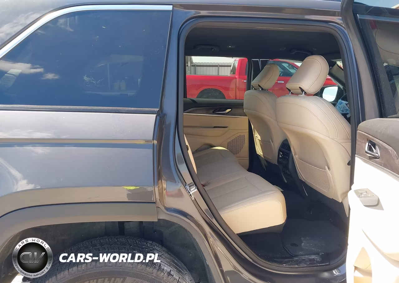 2023 Jeep Grand Cherokee Limited 4X2 VIN:1C4RJGBG8PC544682 - 8