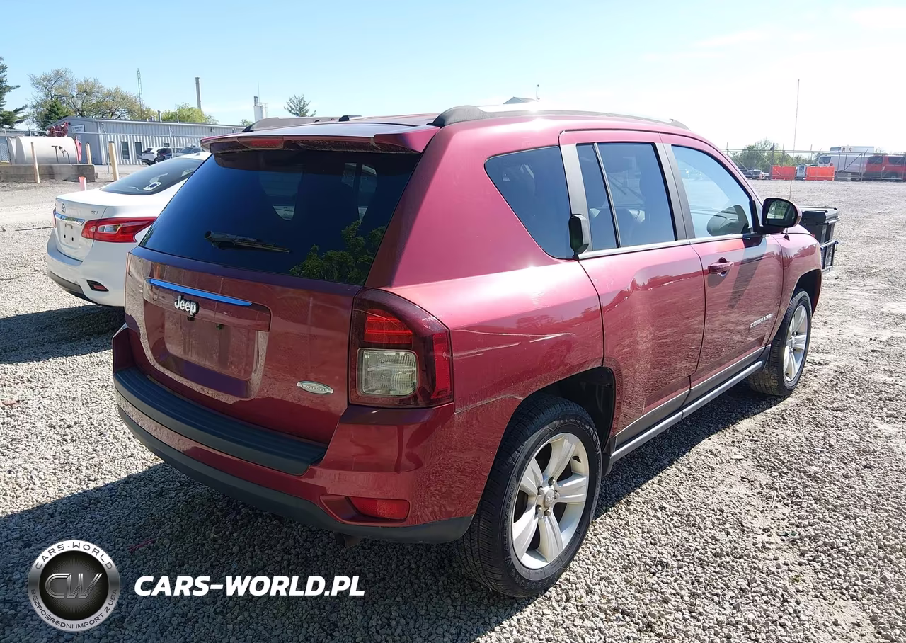2014 Jeep Compass Latitude VIN:1C4NJCEB0ED535084 - 4