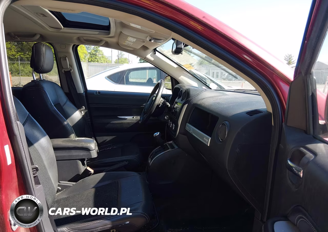 2014 Jeep Compass Latitude VIN:1C4NJCEB0ED535084 - 5