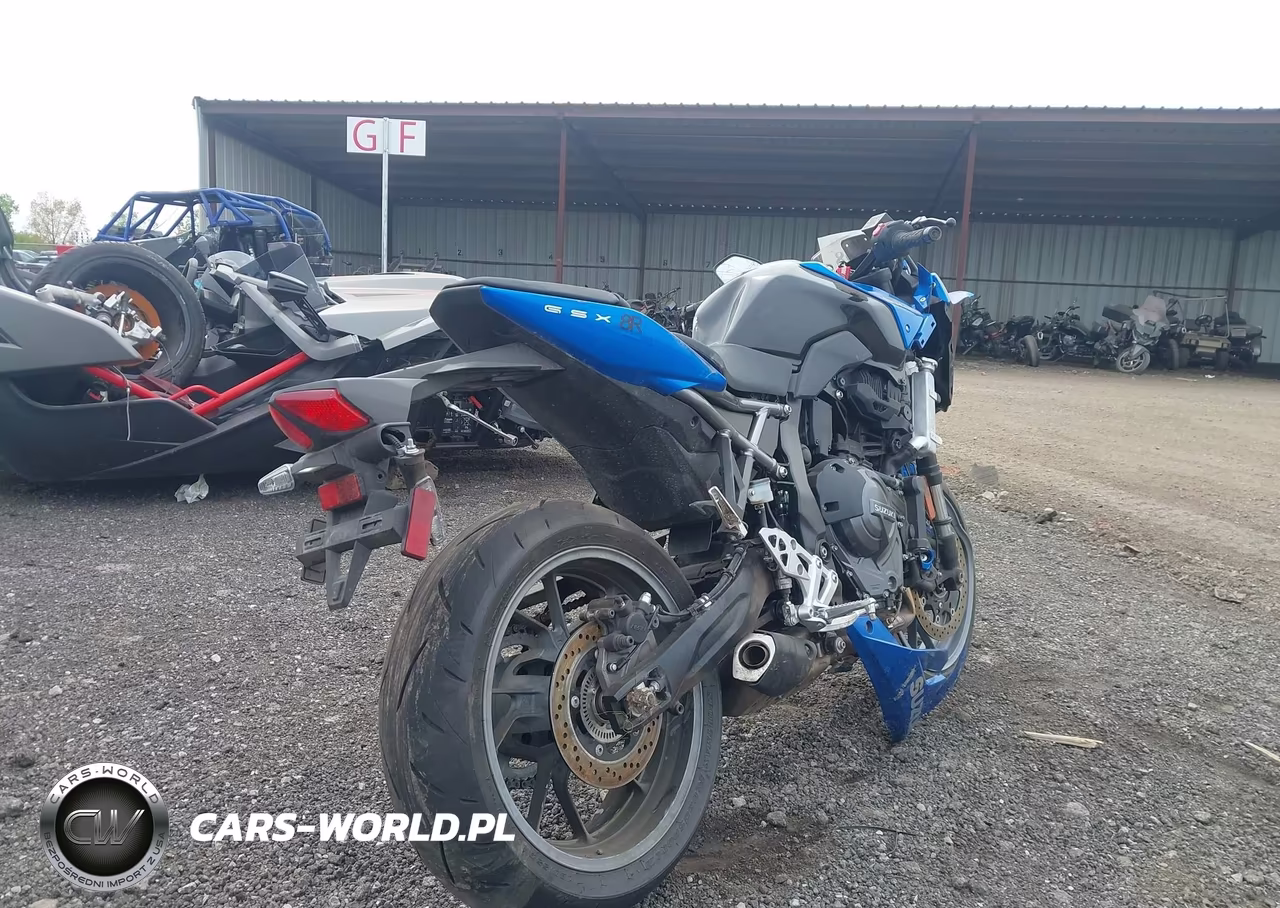 2025 Suzuki Gsx800 F VIN:JS1EM13BXS7102066 - 4