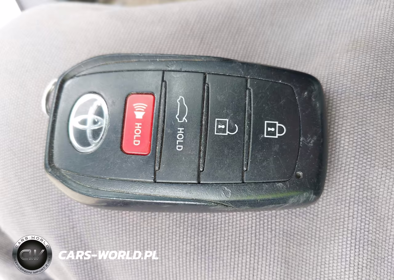 2026 Toyota Camry Le VIN:4T1DBADK0TU547744 - 11