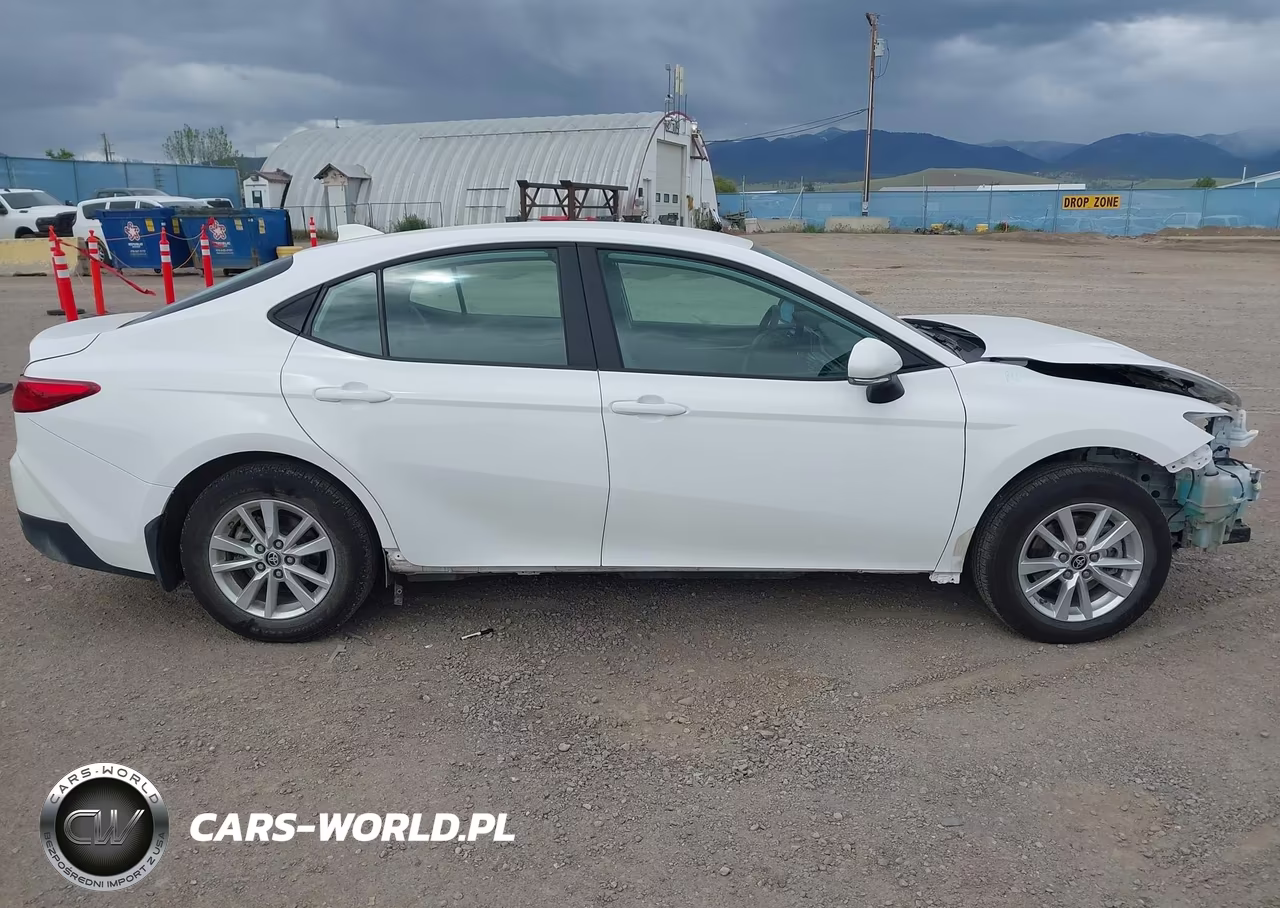 2026 Toyota Camry Le VIN:4T1DBADK0TU547744 - 14