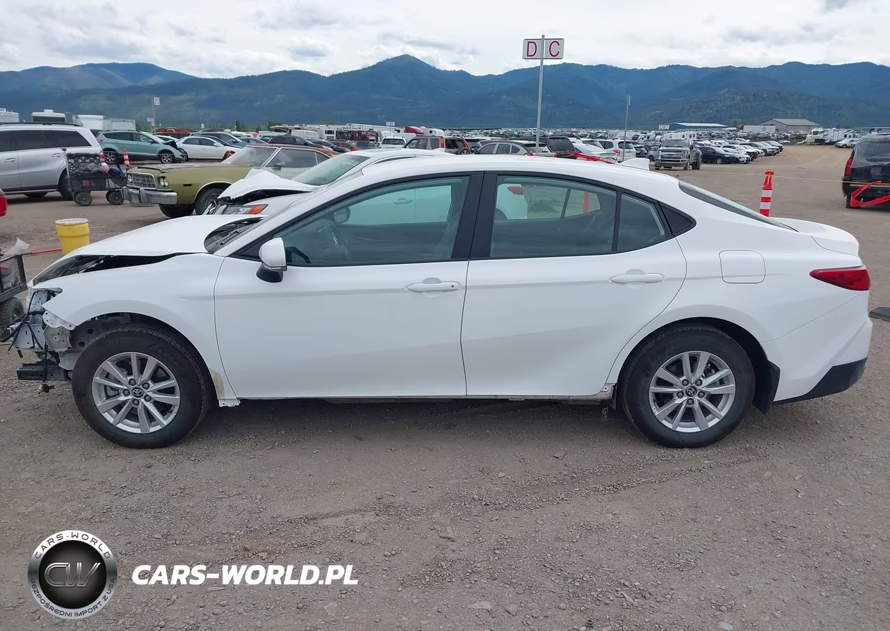 2026 Toyota Camry Le VIN:4T1DBADK0TU547744 - 15