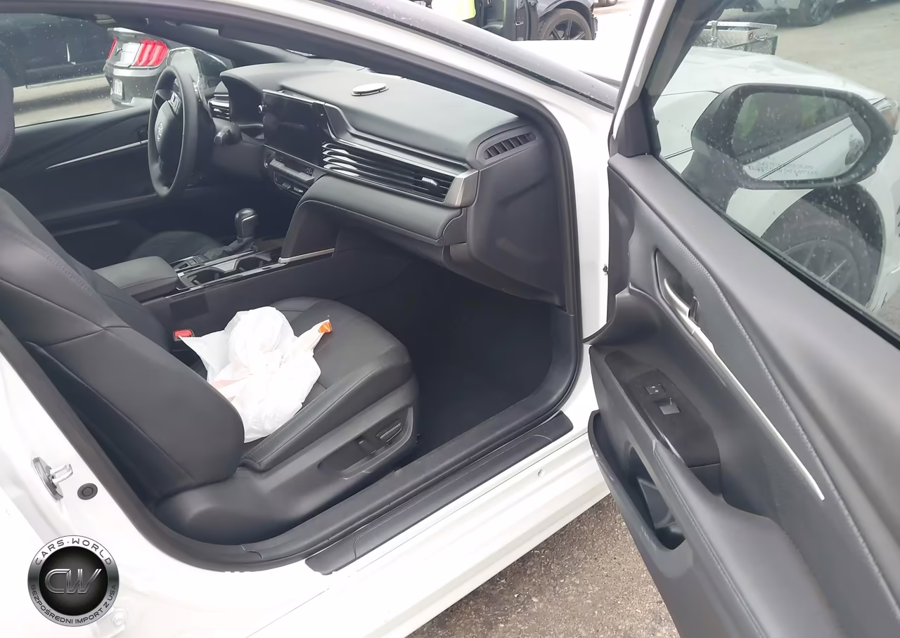 2025 Toyota Camry Xse VIN:4T1DAACK5SU096751 - 5