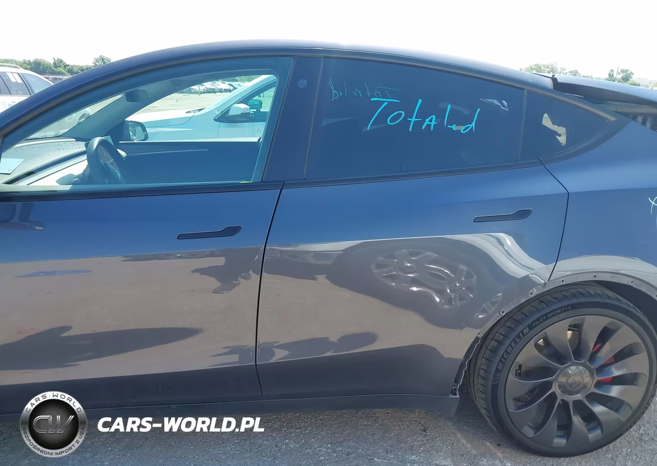 2023 Tesla Model Y Performance Dual Motor All-Wheel Drive VIN:7SAYGDEF5PF668944 - 15