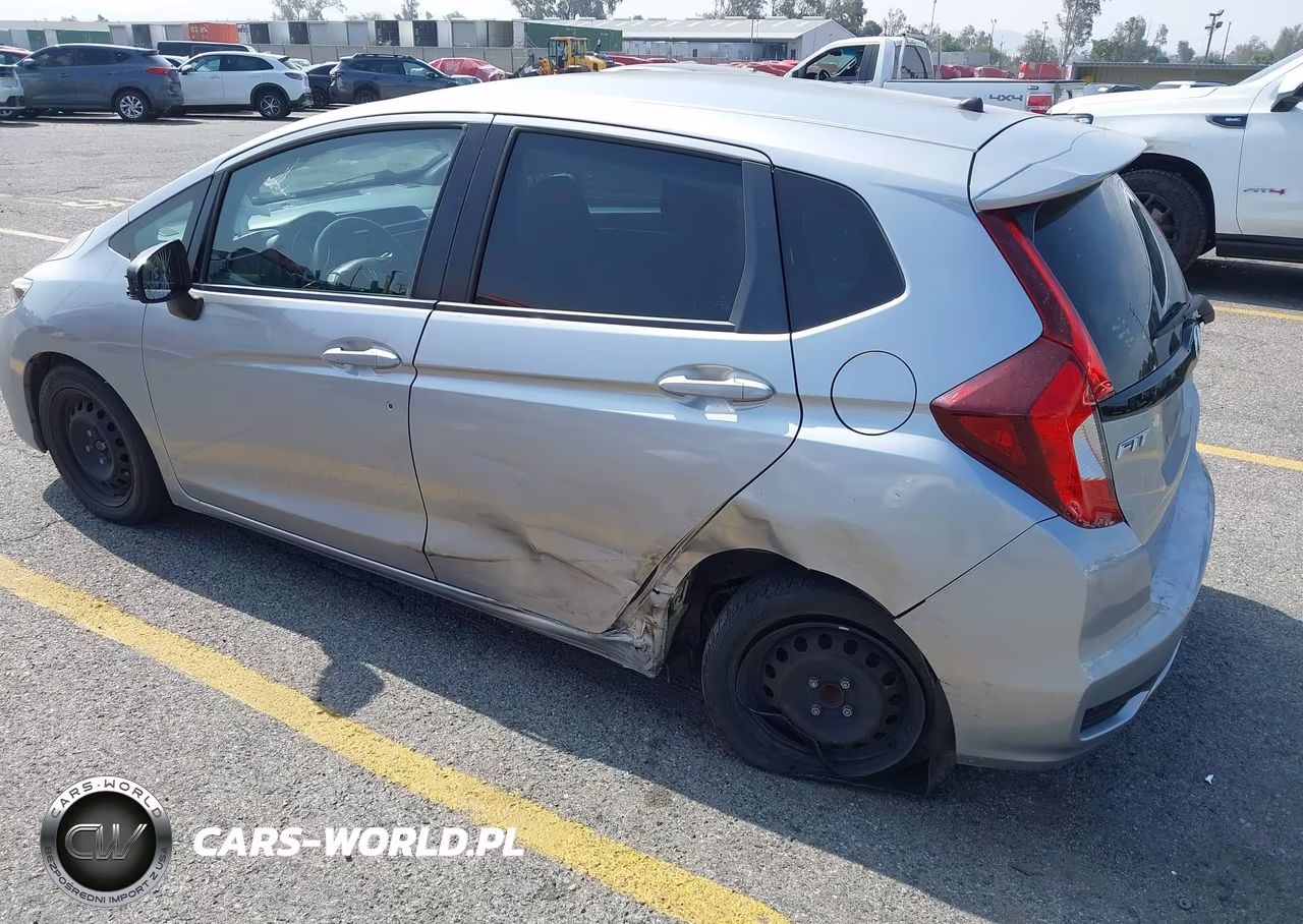 2019 Honda Fit Lx VIN:3HGGK5H45KM727116 - 3