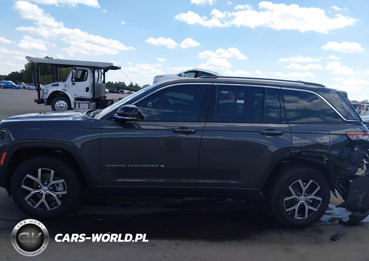 2023 Jeep Grand Cherokee Limited 4X4 VIN:1C4RJHBG6PC607302 - 14