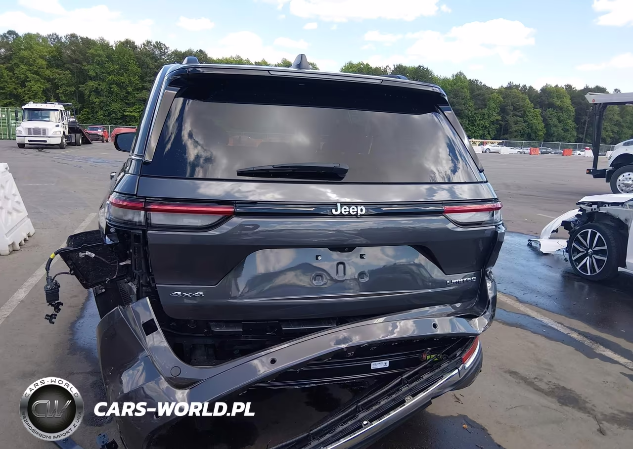2023 Jeep Grand Cherokee Limited 4X4 VIN:1C4RJHBG6PC607302 - 16