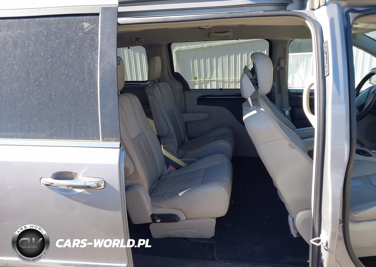 2013 Chrysler Town & Country Limited VIN:2C4RC1GG6DR819548 - 8