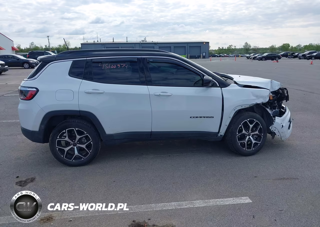 2025 Jeep Compass Limited 4X4 VIN:3C4NJDCNXST556257 - 13
