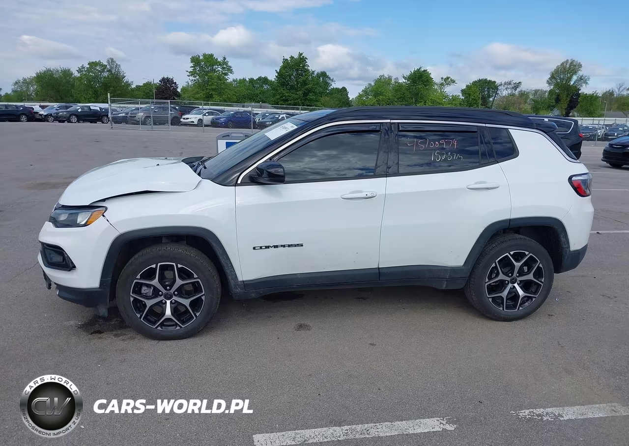 2025 Jeep Compass Limited 4X4 VIN:3C4NJDCNXST556257 - 14