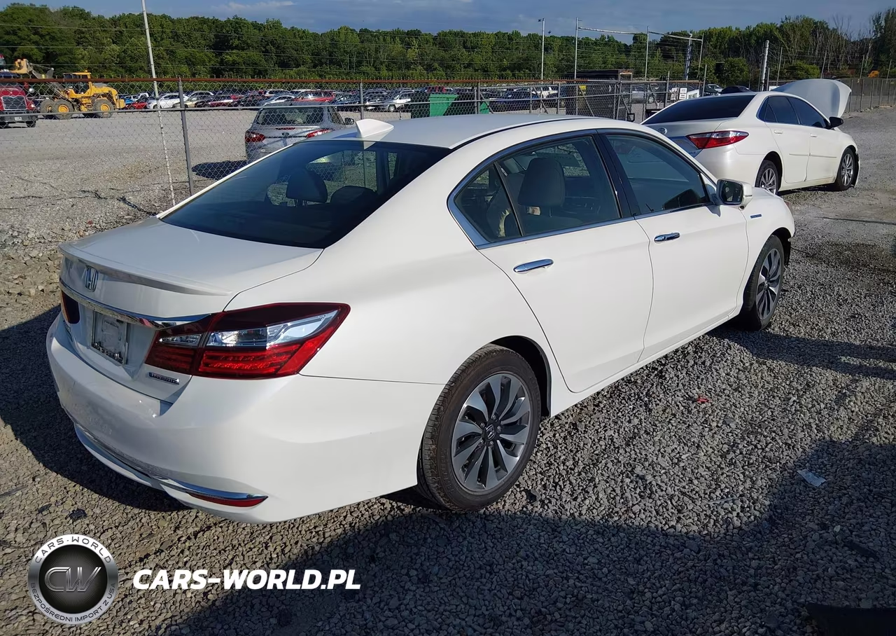 2017 Honda Accord Hybrid VIN:JHMCR6F35HC014699 - 4