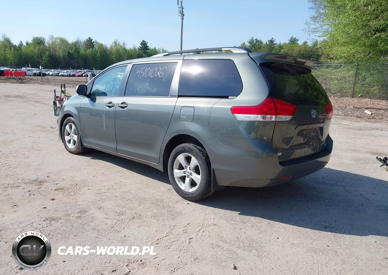 2014 Toyota Sienna Le V6 8 Passenger VIN:5TDKK3DC7ES515025 - 3