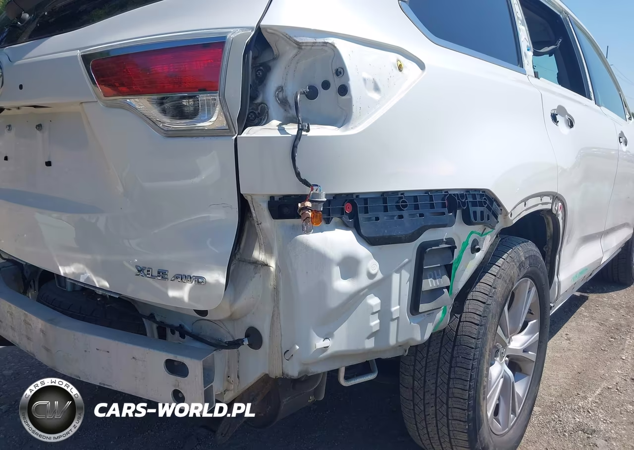 2015 Toyota Highlander Xle V6 VIN:5TDJKRFH7FS183970 - 6