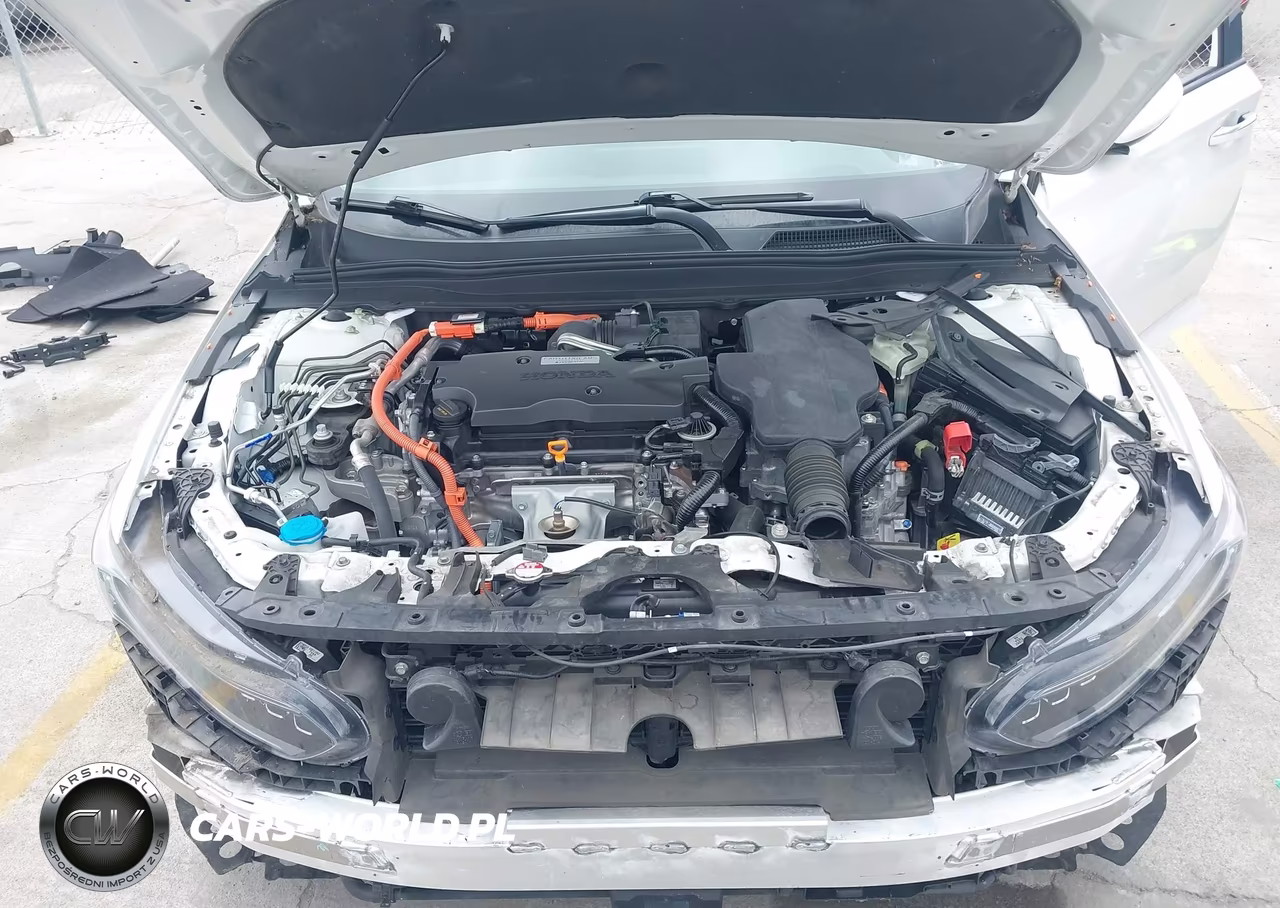 2018 Honda Accord Hybrid Touring VIN:1HGCV3F90JA003113 - 10