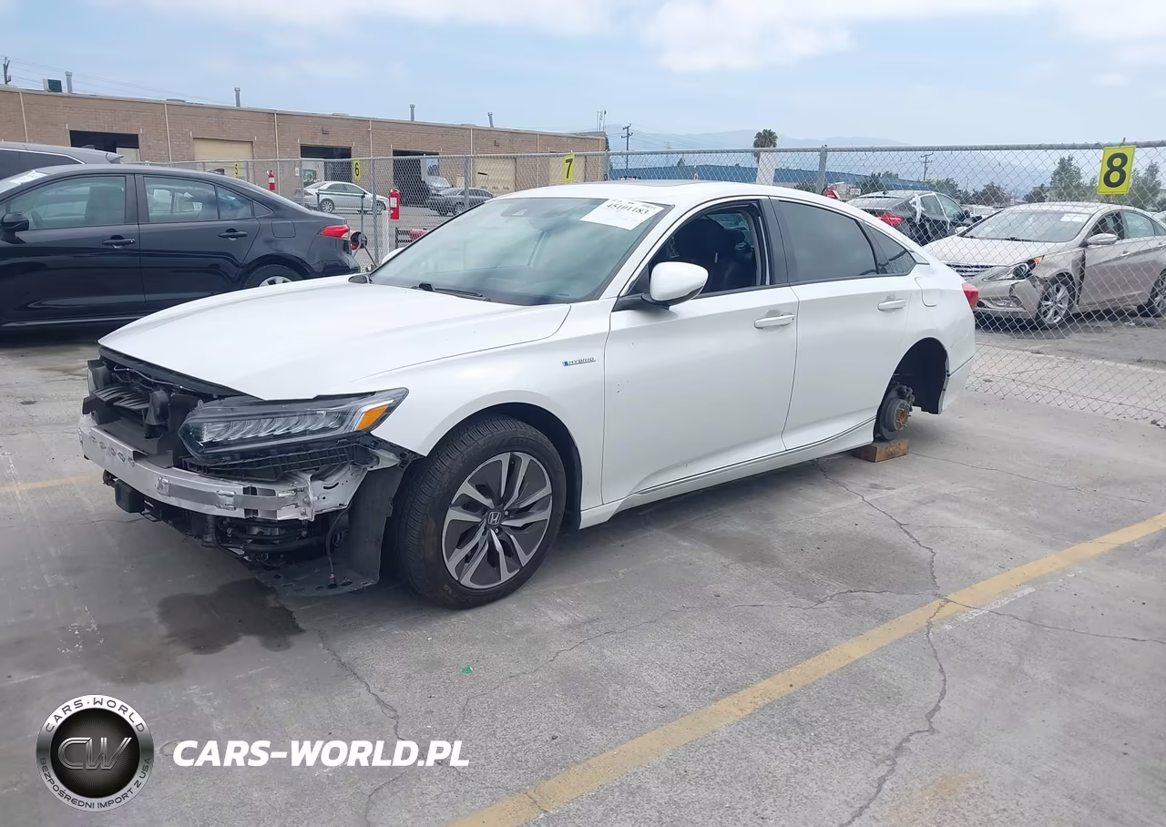 2018 Honda Accord Hybrid Touring VIN:1HGCV3F90JA003113 - 2