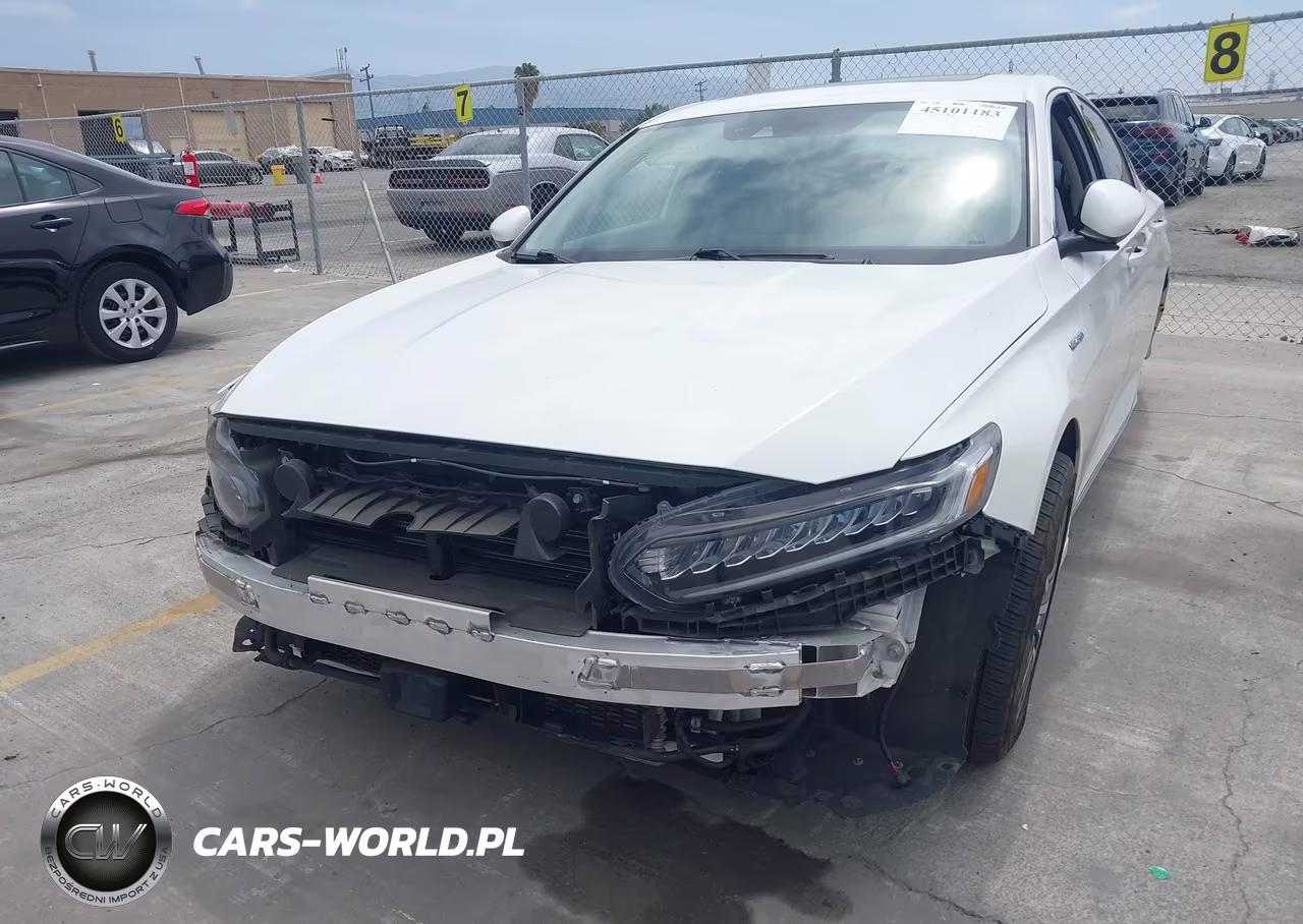 2018 Honda Accord Hybrid Touring VIN:1HGCV3F90JA003113 - 6