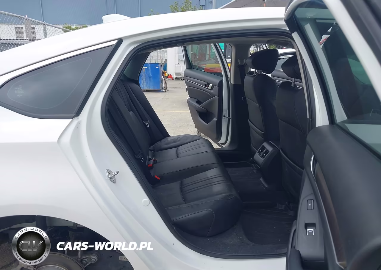 2018 Honda Accord Hybrid Touring VIN:1HGCV3F90JA003113 - 8