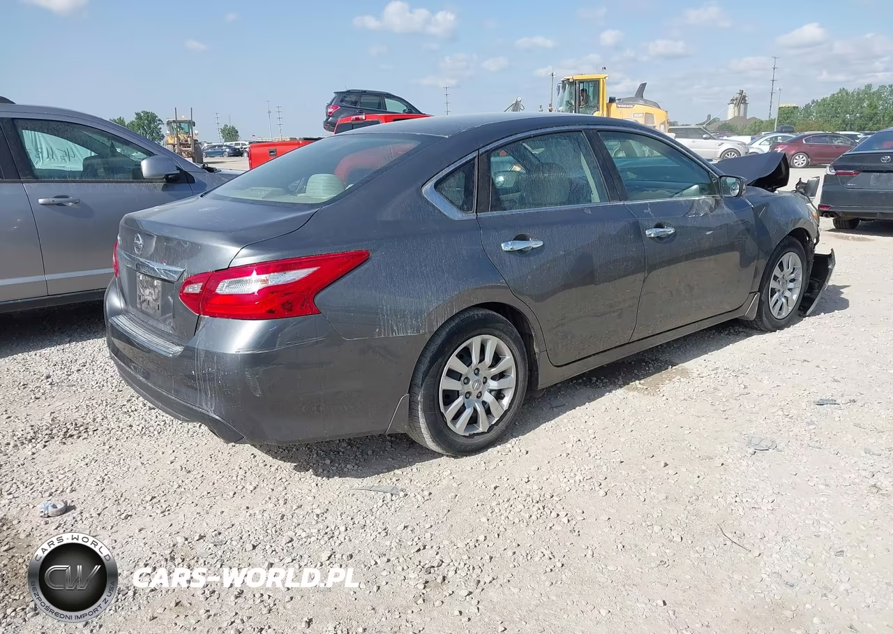 2017 Nissan Altima 2.5 S VIN:1N4AL3AP8HC125028 - 4
