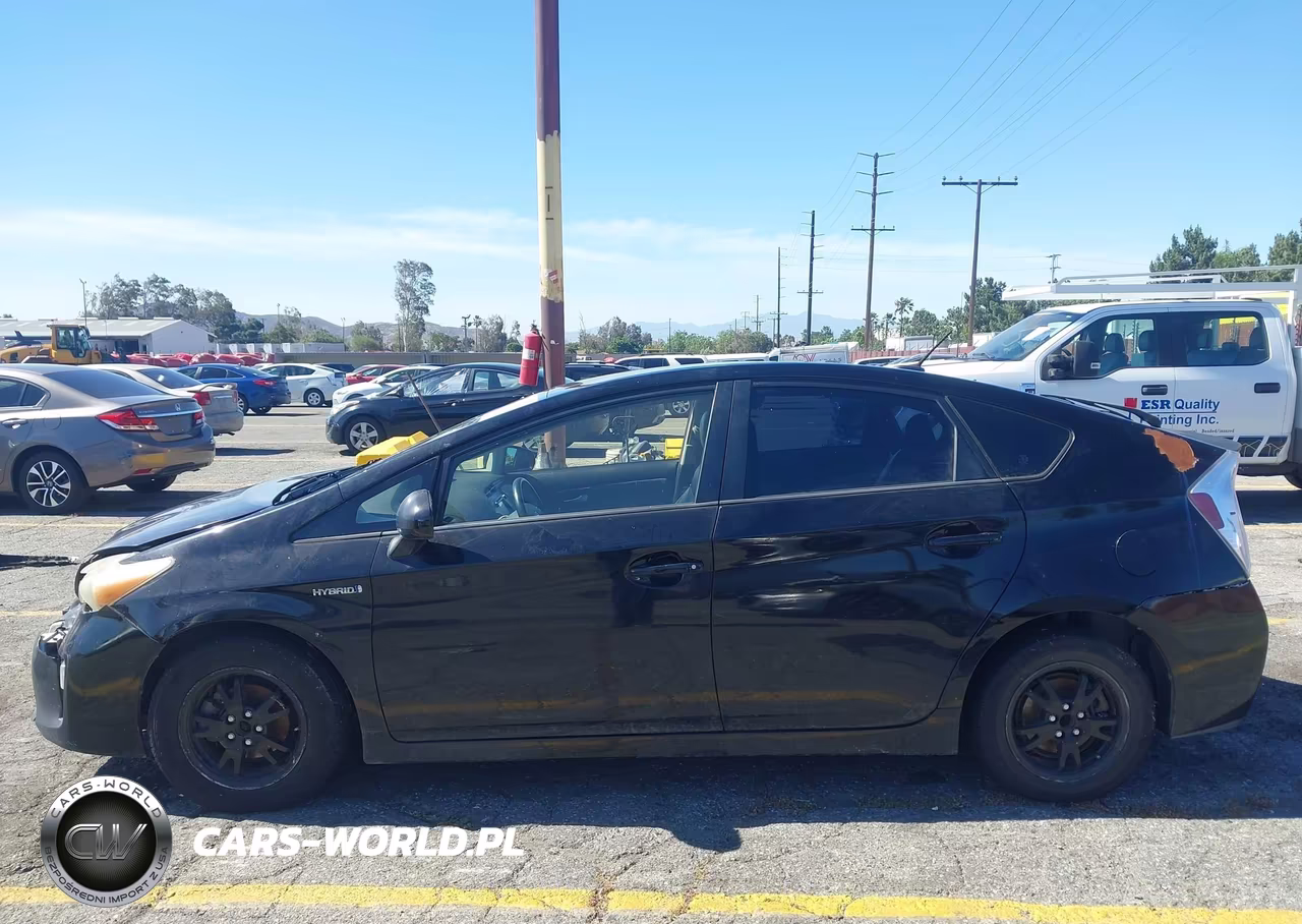 2013 Toyota Prius Four VIN:JTDKN3DU5D5699756 - 15