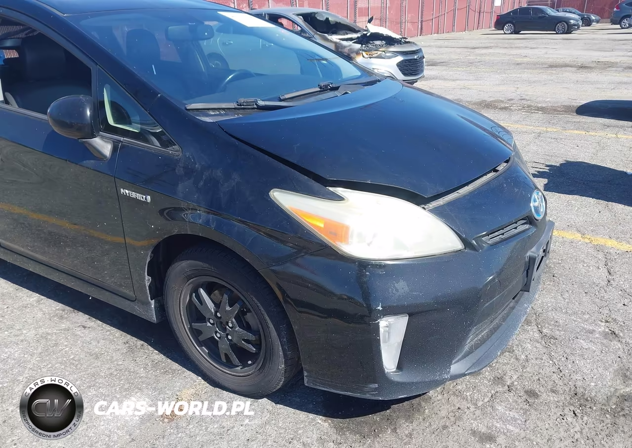2013 Toyota Prius Four VIN:JTDKN3DU5D5699756 - 18