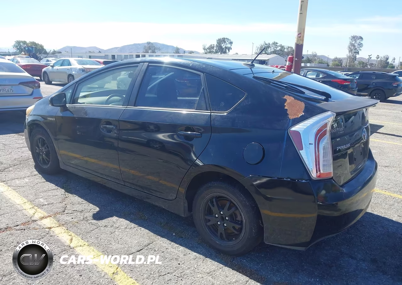 2013 Toyota Prius Four VIN:JTDKN3DU5D5699756 - 3
