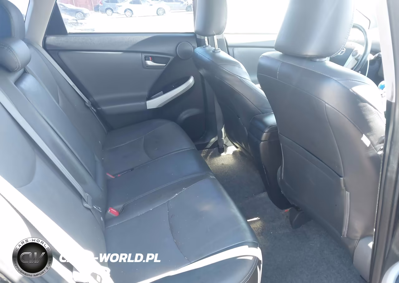 2013 Toyota Prius Four VIN:JTDKN3DU5D5699756 - 8