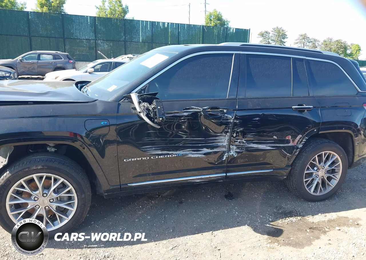 2022 Jeep Grand Cherokee 4Xe Summit 4X4 VIN:1C4RJYE63N8767432 - 14