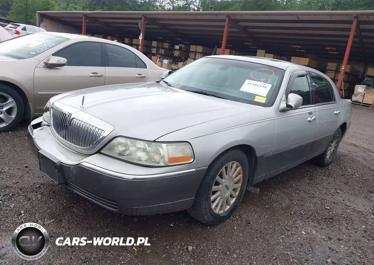 2003 Lincoln Town Car Signature VIN:1LNHM82W83Y616408 - 2