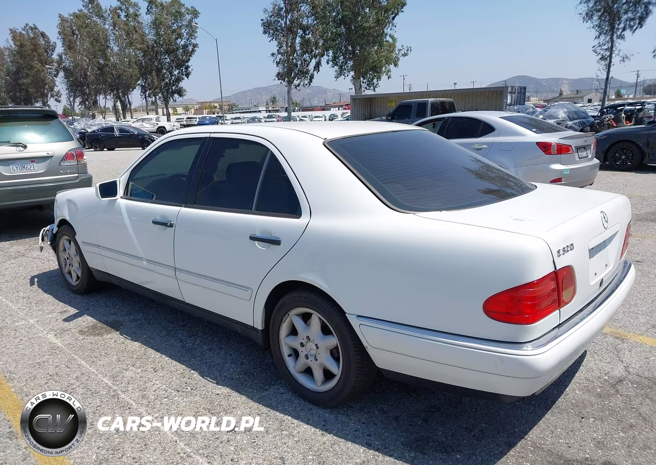 1999 Mercedes-Benz E 320 VIN:WDBJF65H3XA858909 - 3
