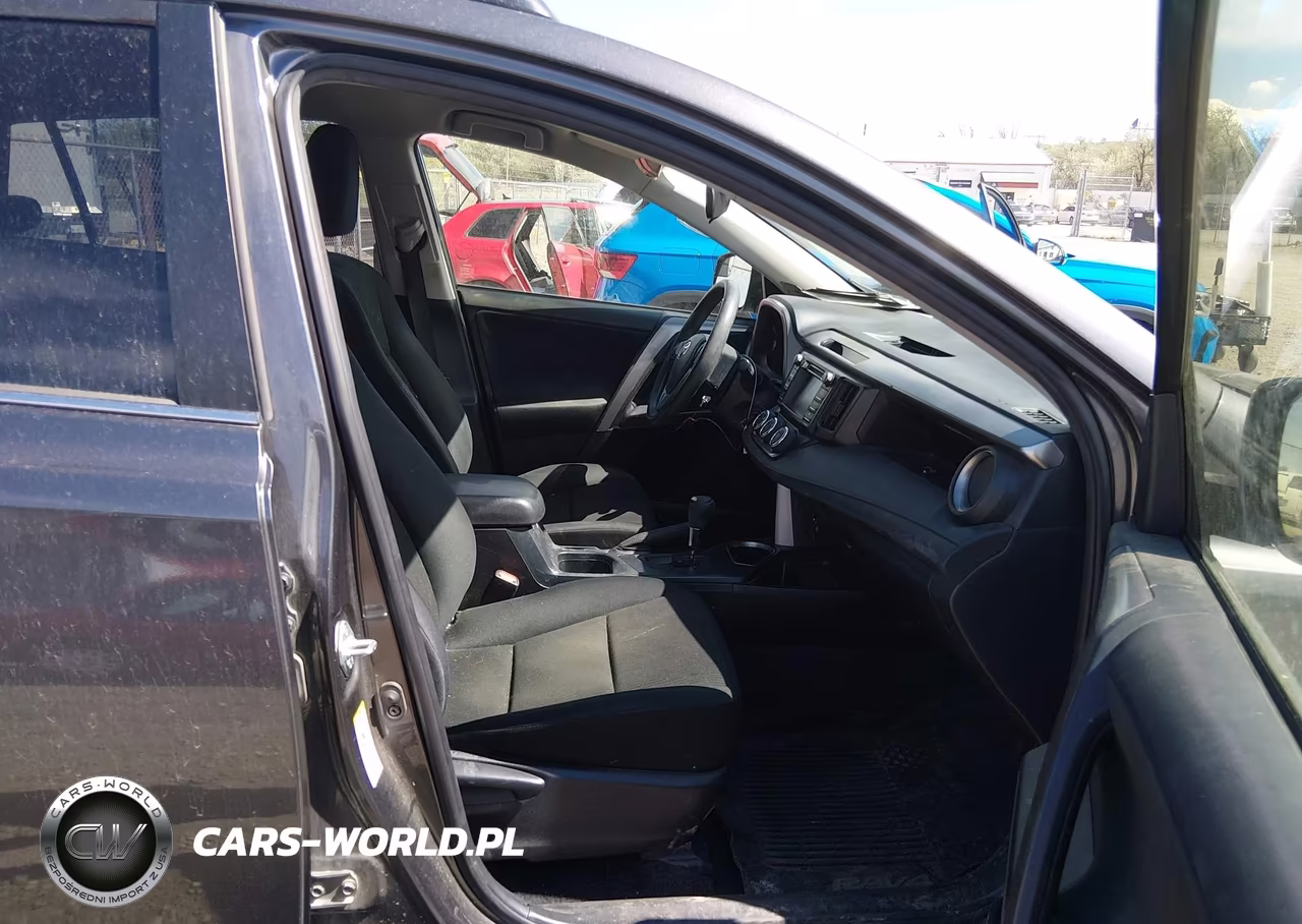 2018 Toyota Rav4 Le VIN:JTMBFREV7JJ248922 - 5