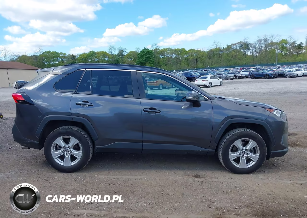 2021 Toyota Rav4 Xle VIN:2T3P1RFV9MW185797 - 13