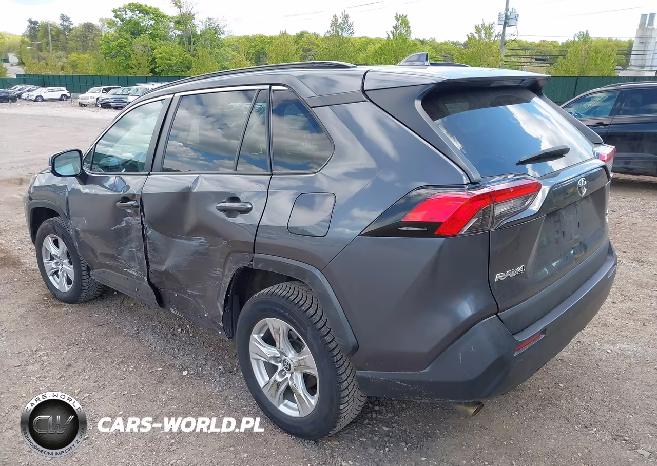 2021 Toyota Rav4 Xle VIN:2T3P1RFV9MW185797 - 3