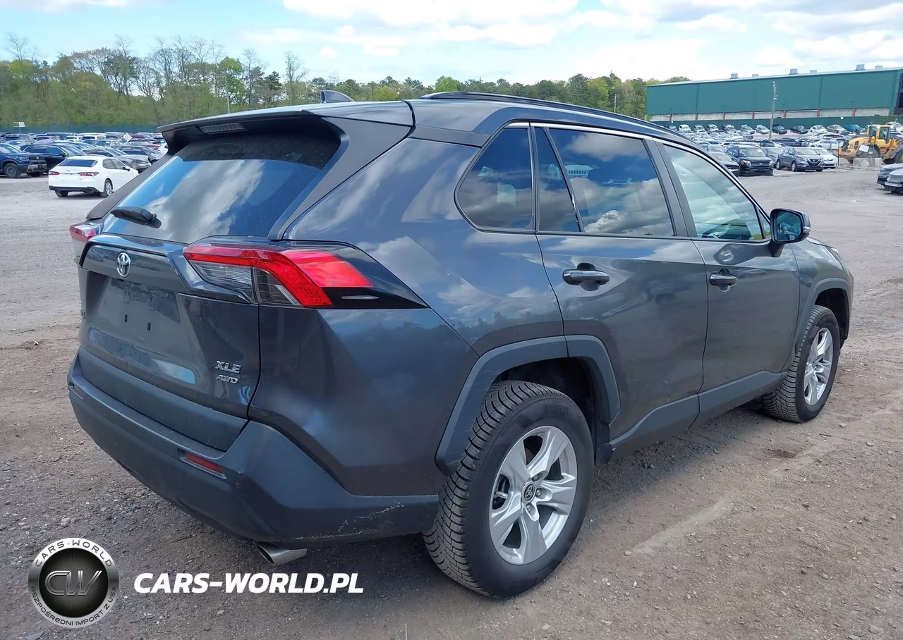 2021 Toyota Rav4 Xle VIN:2T3P1RFV9MW185797 - 4