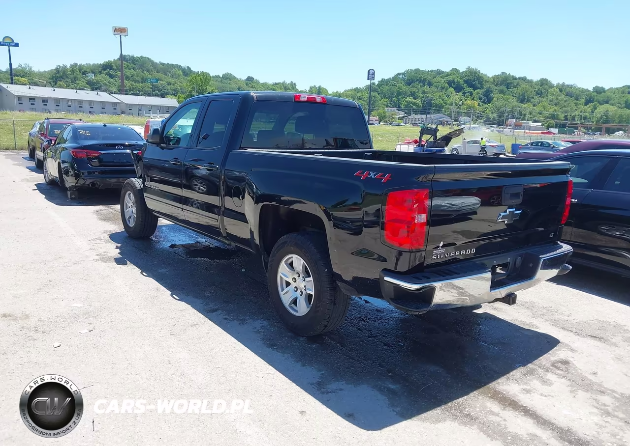2018 Chevrolet Silverado 1500 1Lt VIN:1GCVKREC5JZ360613 - 3
