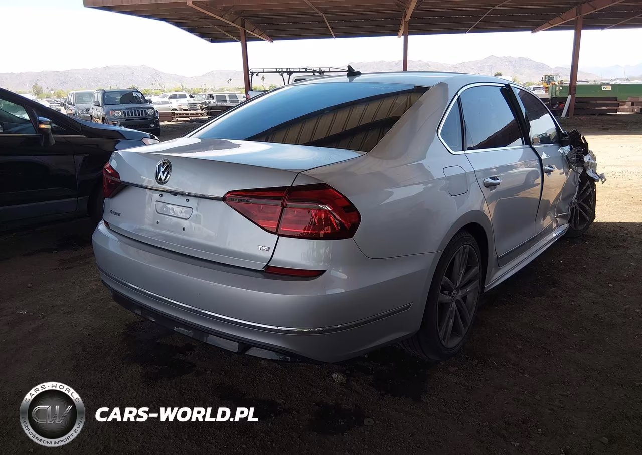2017 Volkswagen Passat 1.8T R-Line VIN:1VWDT7A34HC053222 - 4