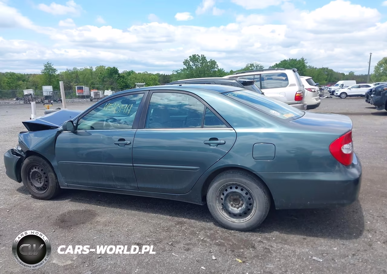 2002 Toyota Camry Le VIN:4T1BE32K62U559425 - 14