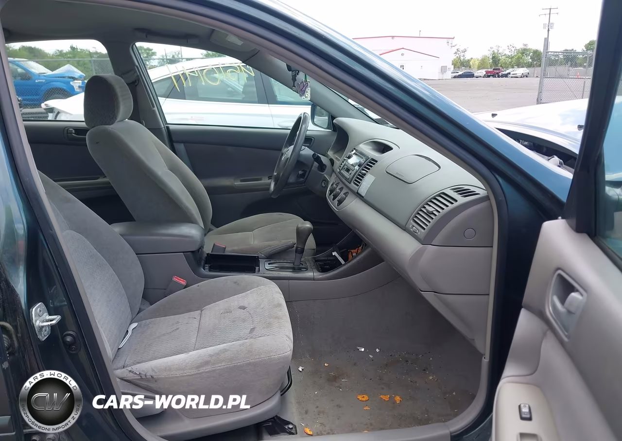 2002 Toyota Camry Le VIN:4T1BE32K62U559425 - 5