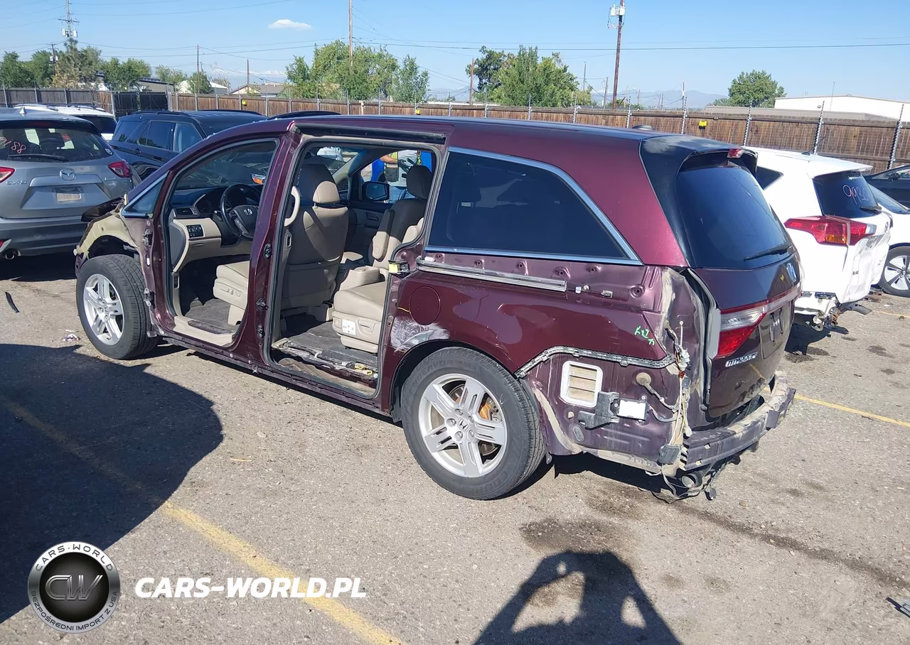 2013 Honda Odyssey Touring-Touring Elite VIN:5FNRL5H97DB079530 - 3