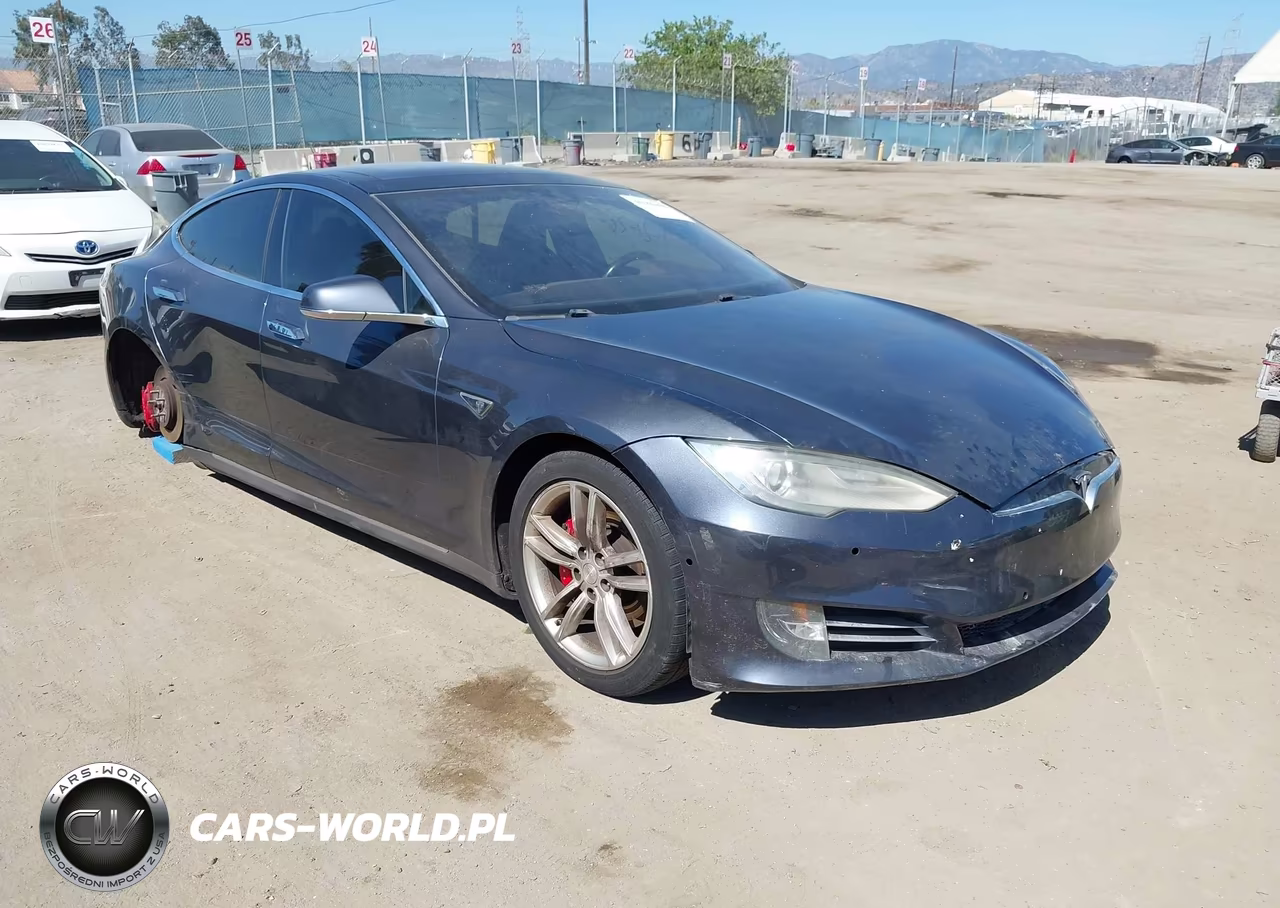 2015 Tesla Model S 85D-P85D