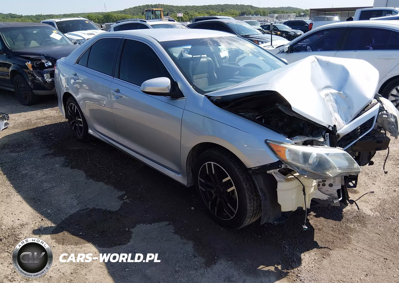 2013 Toyota Camry Se – zdjęcie 1 z 17