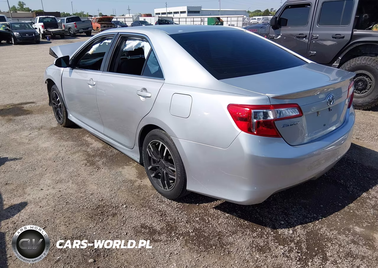 2013 Toyota Camry Se VIN:4T1BF1FK6DU637300 - 3