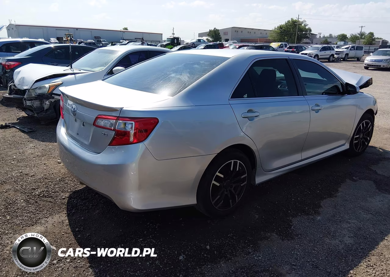 2013 Toyota Camry Se VIN:4T1BF1FK6DU637300 - 4
